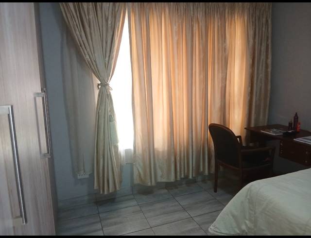 3 BEDROOM FREEHOLD FOR SALE IN MOUNTAIN VIEW